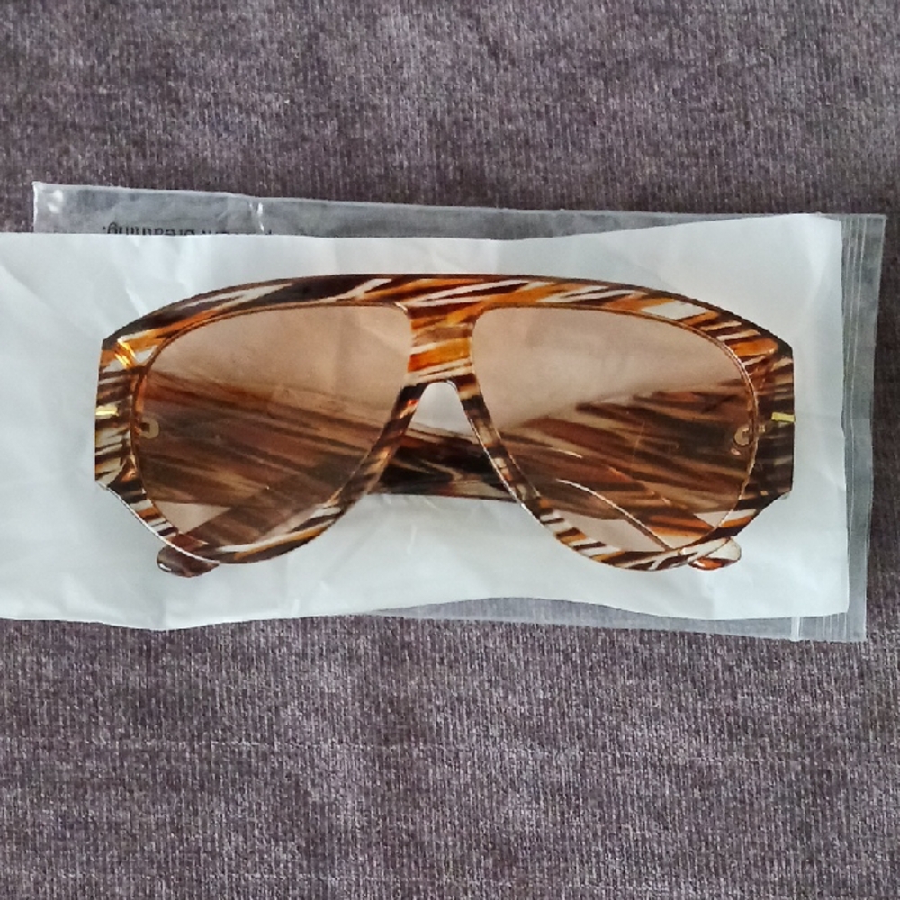 Tortoiseshell Oversized Shield Sunglasses - Brown